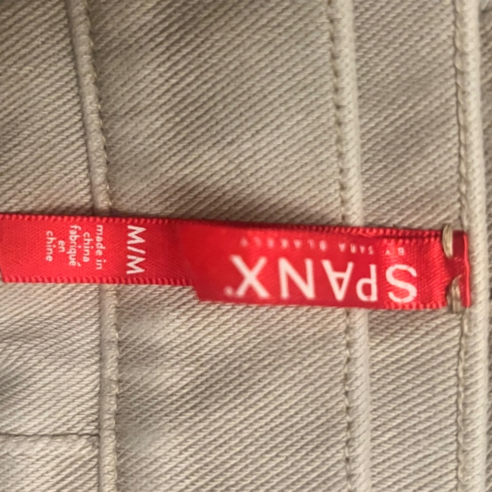 SPANX Skinny Jeans in Light Gray with Red Tag